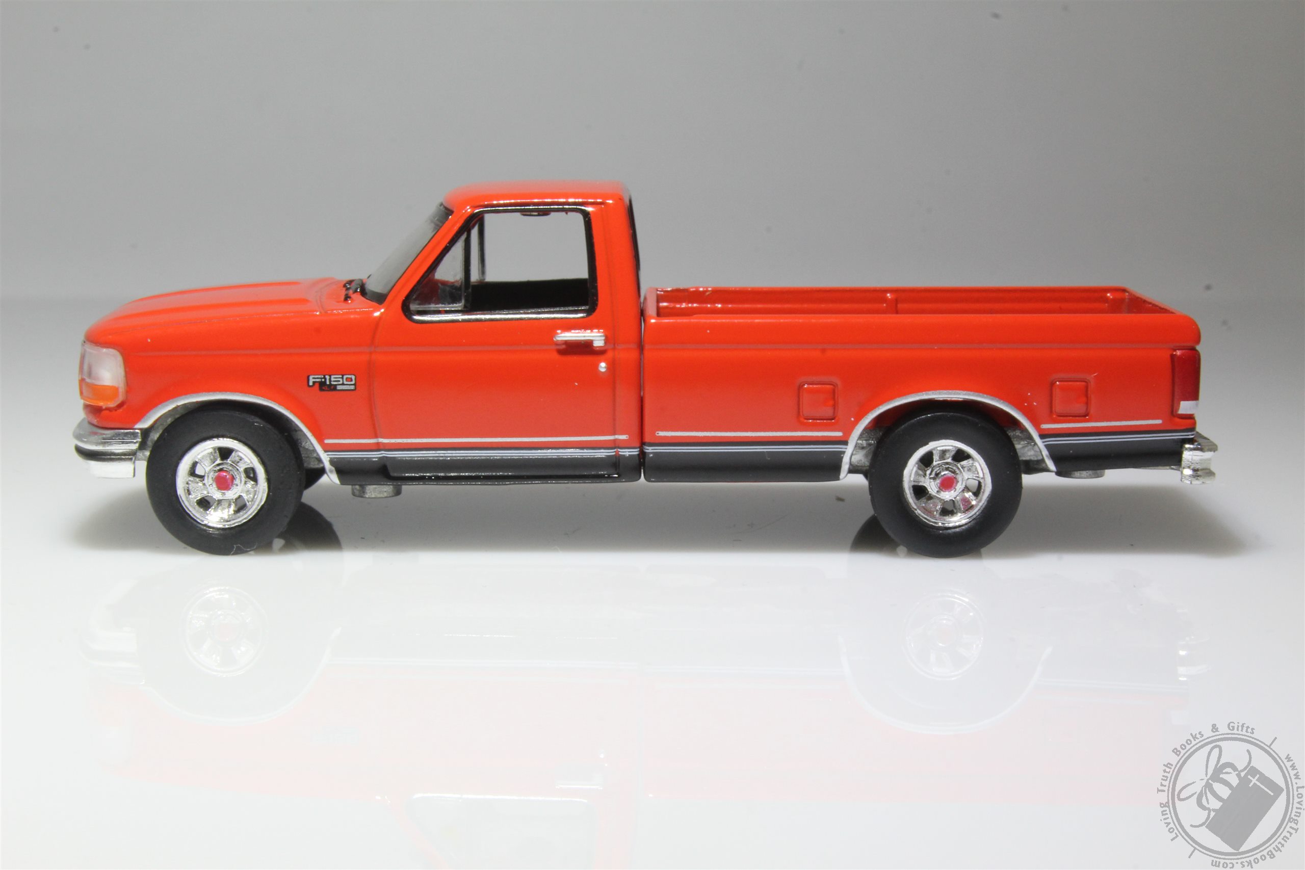 1992 Ford F-150, 75th Anniversary of Ford Trucks Pickup Truck 1:64 Scale  Diecast Model (Red) by Greenlight Collectibles (Loving Truth Books & Gifts)