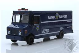 H.D. Trucks Series 22 - 2019 Step Van - New York City Police Dept (NYPD) Auxiliary Patrol Support,Greenlight Collectibles 