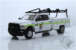 PREORDER Dually Drivers Series 10 - 2018 Ram 3500 Dually Service Bed - San Diego County Fire Department - U.S. Fish & Wildlife Fire Management (AVAILABLE MAY-JUN 2022),Greenlight Collectibles 