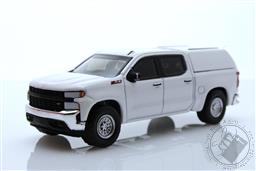 Blue Collar Collection Series 11 - 2022 Chevrolet Silverado W/T with Camper Shell - Summit White,Greenlight Collectibles 
