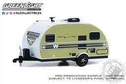 PREORDER Hitched Homes Series 13 - 2017 Winnebago Winnie Drop - Army Graphics (AVAILABLE NOV-DEC 2022),Greenlight Collectibles