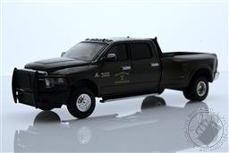 PREORDER 2017 Ram 3500 Laramie Dually - Yellowstone Dutton Ranch (AVAILABLE MAR-APR 2023),Greenlight Collectibles