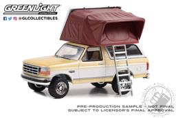 PREORDER The Great Outdoors Series 3 - 1996 Ford Bronco XLT - Light Saddle and Oxford White with Modern Rooftop Tent (AVAILABLE APR-MAY 2023),Greenlight Collectibles
