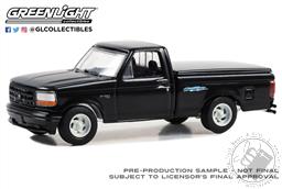 PREORDER 1994 Ford F-150 SVT Lightning with Tonneau Bed Cover - Black (Hobby Exclusive) (AVAILABLE SEP-OCT 2023),Greenlight Collectibles