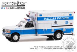 PREORDER First Responders - 1992 Ford F-350 Ambulance - Dallas Police Crime Scene, Dallas Texas (Hobby Exclusive) (AVAILABLE SEP-OCT 2023),Greenlight Collectibles